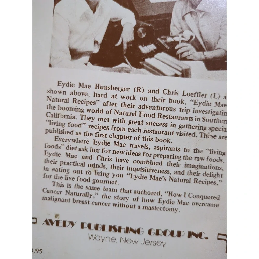 1978 Eydiemae's Natural Recipes‎ by Eydie Mae Hunsberger & Chris Loeffler